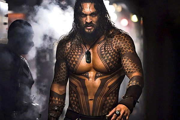 Аквамен справляется с конкурентами